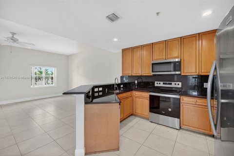 Townhouse in Pompano Beach, Florida 3 bedrooms, 210.7 sq.m. № 1921689 - photo 23