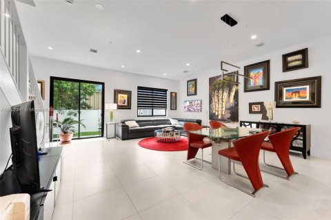 Townhouse in Oakland Park, Florida 3 bedrooms, 164.44 sq.m. № 1794833 - photo 6