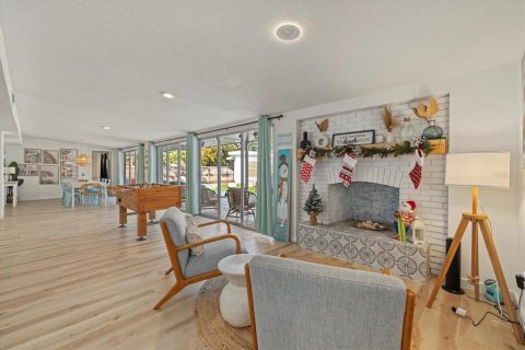 Casa en venta en Sarasota, Florida, 6 dormitorios, 301.84 m2 № 2266871 - foto 16