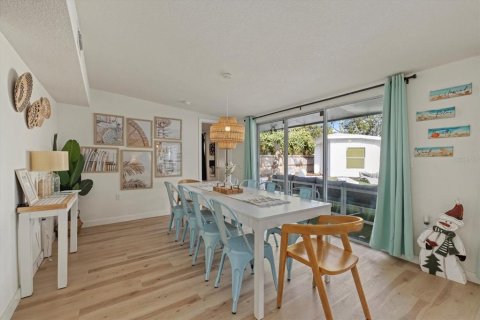 Casa en venta en Sarasota, Florida, 6 dormitorios, 301.84 m2 № 2266871 - foto 11