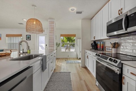 Casa en venta en Sarasota, Florida, 6 dormitorios, 301.84 m2 № 2266871 - foto 10