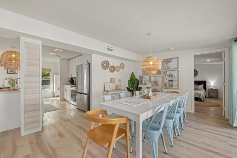 Casa en venta en Sarasota, Florida, 6 dormitorios, 301.84 m2 № 2266871 - foto 12
