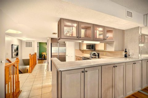 Townhouse in Seminole, Florida 3 bedrooms, 201.97 sq.m. № 2093091 - photo 8