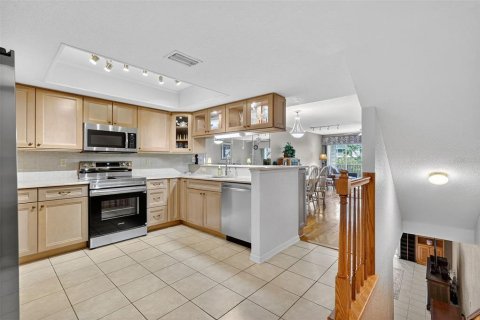 Townhouse in Seminole, Florida 3 bedrooms, 201.97 sq.m. № 2093091 - photo 3