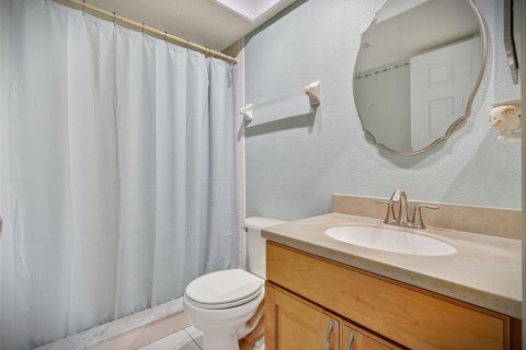 Townhouse in Seminole, Florida 3 bedrooms, 201.97 sq.m. № 2093091 - photo 17