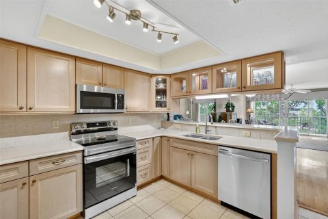 Townhouse in Seminole, Florida 3 bedrooms, 201.97 sq.m. № 2093091 - photo 6