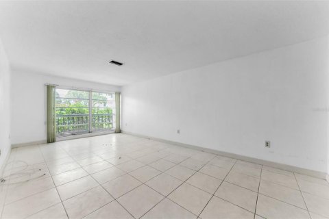 Condo in Dunedin, Florida, 2 bedrooms  № 1760627 - photo 9