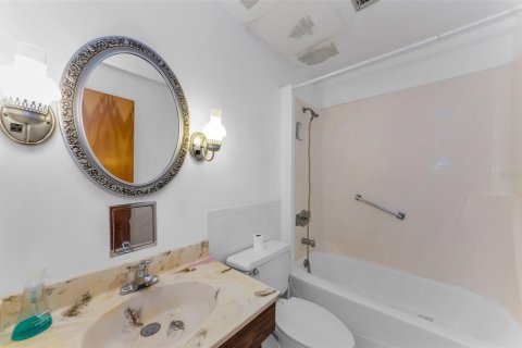 Condo in Dunedin, Florida, 2 bedrooms  № 1760627 - photo 27