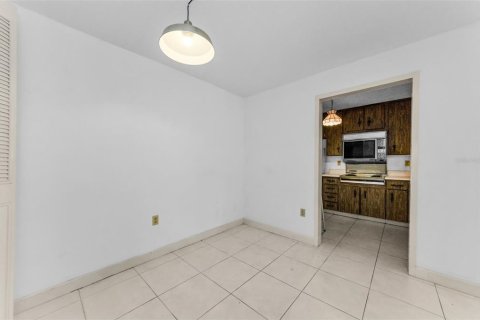 Condo in Dunedin, Florida, 2 bedrooms  № 1760627 - photo 15