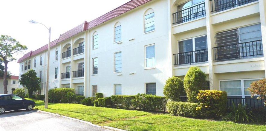 Condo in Dunedin, Florida, 2 bedrooms № 1760627