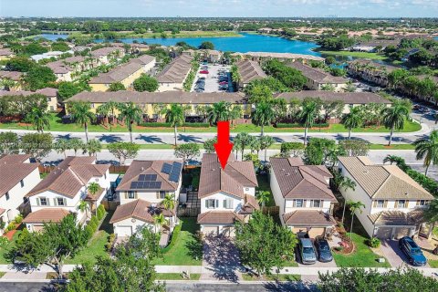 Casa en venta en Cutler Bay, Florida, 5 dormitorios, 271.65 m2 № 1973574 - foto 30