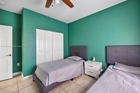 Casa en venta en Cutler Bay, Florida, 5 dormitorios, 271.65 m2 № 1973574 - foto 8