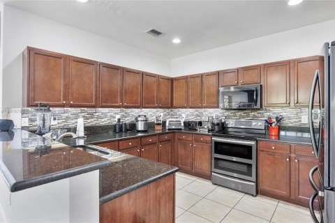 Casa en venta en Cutler Bay, Florida, 5 dormitorios, 271.65 m2 № 1973574 - foto 7