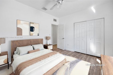 Casa en venta en Cutler Bay, Florida, 5 dormitorios, 271.65 m2 № 1973574 - foto 17