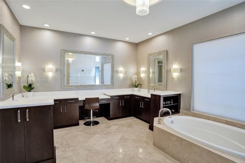 Купить виллу или дом в Уэстон, Флорида 5 спален, 516.82м2, № 2033939 - фото 13