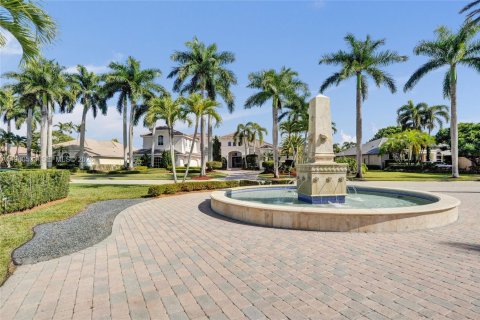 Купить виллу или дом в Уэстон, Флорида 5 спален, 516.82м2, № 2033939 - фото 2