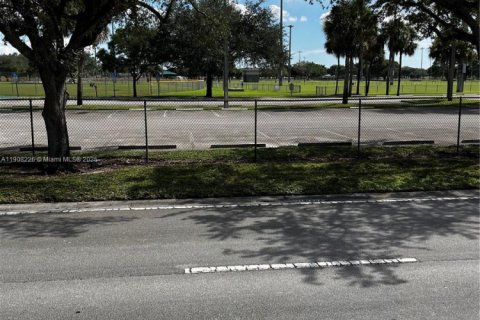 Casa en venta en Plantation, Florida, 4 dormitorios, 181.72 m2 № 1964945 - foto 24