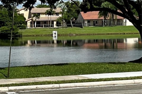 Casa en venta en Plantation, Florida, 4 dormitorios, 181.72 m2 № 1964945 - foto 25