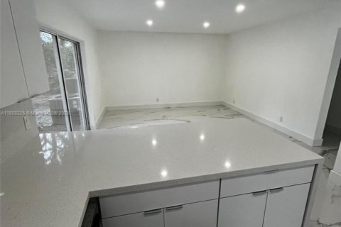 Villa ou maison à vendre à Plantation, Floride: 4 chambres, 181.72 m2 № 1964945 - photo 8