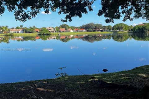 Casa en venta en Plantation, Florida, 4 dormitorios, 181.72 m2 № 1964945 - foto 22