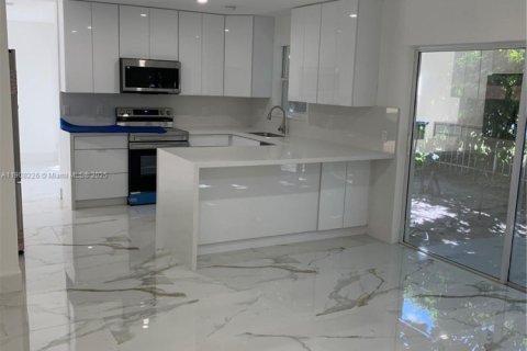 Casa en venta en Plantation, Florida, 4 dormitorios, 181.72 m2 № 1964945 - foto 23