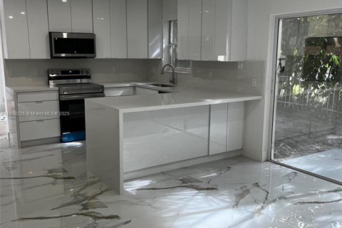 Villa ou maison à vendre à Plantation, Floride: 4 chambres, 181.72 m2 № 1964945 - photo 5