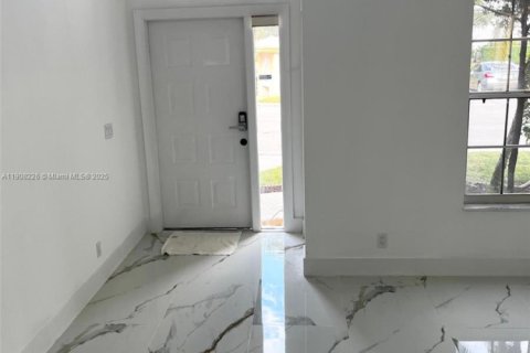 Villa ou maison à vendre à Plantation, Floride: 4 chambres, 181.72 m2 № 1964945 - photo 4