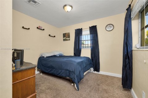 Casa en venta en Miami, Florida, 3 dormitorios, 138.33 m2 № 1892691 - foto 13