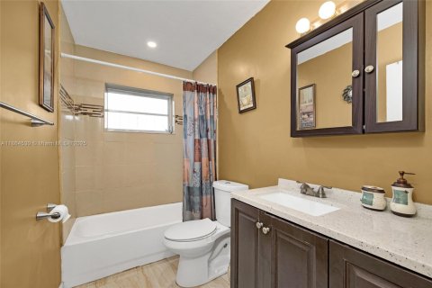 Casa en venta en Miami, Florida, 3 dormitorios, 138.33 m2 № 1892691 - foto 15