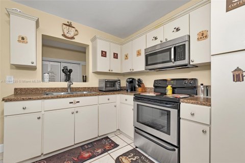 Casa en venta en Miami, Florida, 3 dormitorios, 138.33 m2 № 1892691 - foto 10