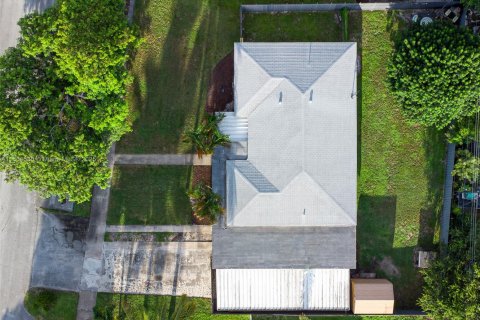 Casa en venta en Miami, Florida, 3 dormitorios, 138.33 m2 № 1892691 - foto 26