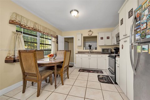 Casa en venta en Miami, Florida, 3 dormitorios, 138.33 m2 № 1892691 - foto 9