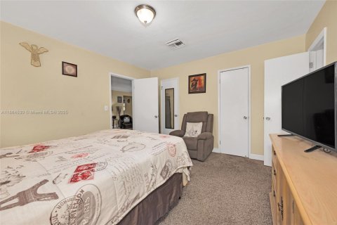 Casa en venta en Miami, Florida, 3 dormitorios, 138.33 m2 № 1892691 - foto 19