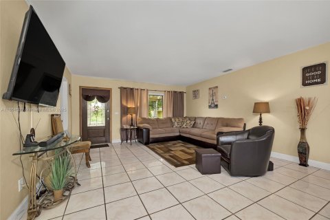 Casa en venta en Miami, Florida, 3 dormitorios, 138.33 m2 № 1892691 - foto 7