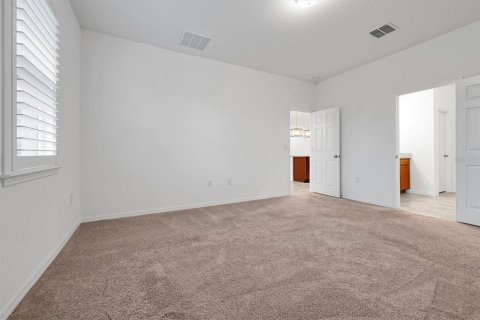 House in Minneola, Florida 4 bedrooms, 204.38 sq.m. № 2314349 - photo 17