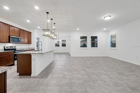 House in Minneola, Florida 4 bedrooms, 204.38 sq.m. № 2314349 - photo 8