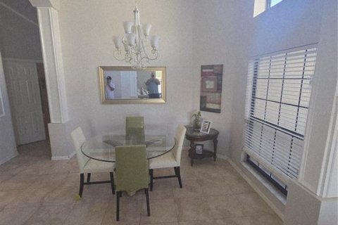 House in Oviedo, Florida 4 bedrooms, 215.72 sq.m. № 2208774 - photo 7