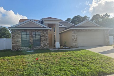 House in Oviedo, Florida 4 bedrooms, 215.72 sq.m. № 2208774