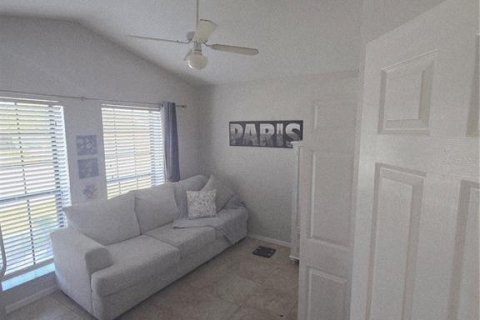 House in Oviedo, Florida 4 bedrooms, 215.72 sq.m. № 2208774 - photo 5
