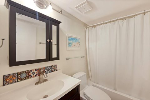 Copropriété à vendre à Sarasota, Floride: 2 chambres, 103.31 m2 № 2408148 - photo 16