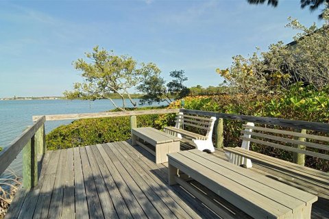 Copropriété à vendre à Sarasota, Floride: 2 chambres, 103.31 m2 № 2408148 - photo 29