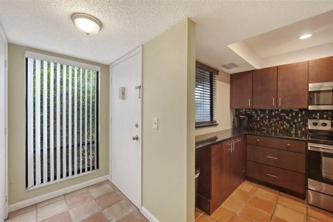 Copropriété à vendre à Sarasota, Floride: 2 chambres, 103.31 m2 № 2408148 - photo 2