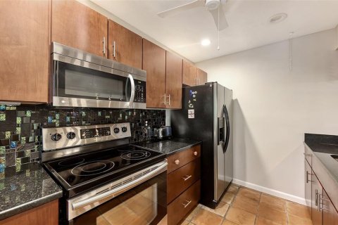 Copropriété à vendre à Sarasota, Floride: 2 chambres, 103.31 m2 № 2408148 - photo 4