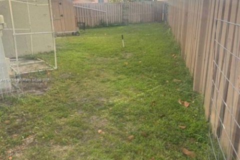 Casa en venta en Pembroke Pines, Florida, 5 dormitorios, 194.54 m2 № 1969349 - foto 20