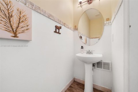 Casa en venta en Homestead, Florida, 4 dormitorios, 191.19 m2 № 1975291 - foto 15