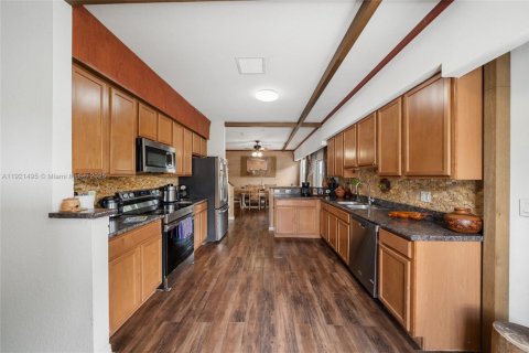 Casa en venta en Homestead, Florida, 4 dormitorios, 191.19 m2 № 1975291 - foto 14