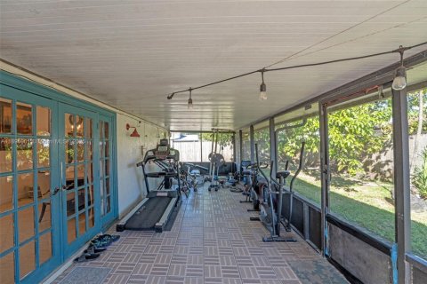 House in Miami, Florida 3 bedrooms, 116.5 sq.m. № 1950943 - photo 18