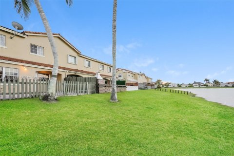 Villa ou maison à louer à Miami, Floride: 3 chambres, 169.08 m2 № 2047368 - photo 14
