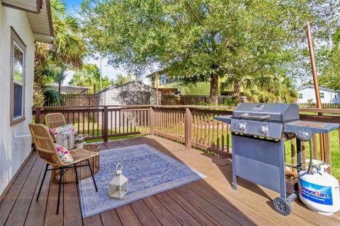 House in Saint Petersburg, Florida 2 bedrooms, 68.19 sq.m. № 1856763 - photo 5