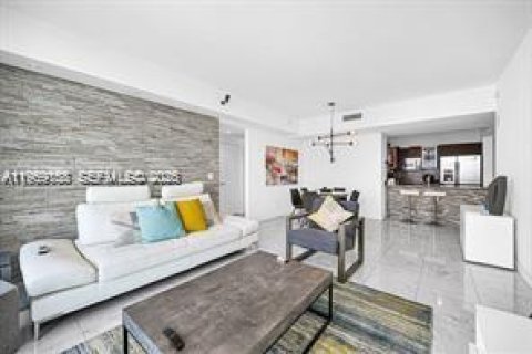 Condominio en venta en Miami, Florida, 2 dormitorios, 102.29 m2 № 2030009 - foto 17